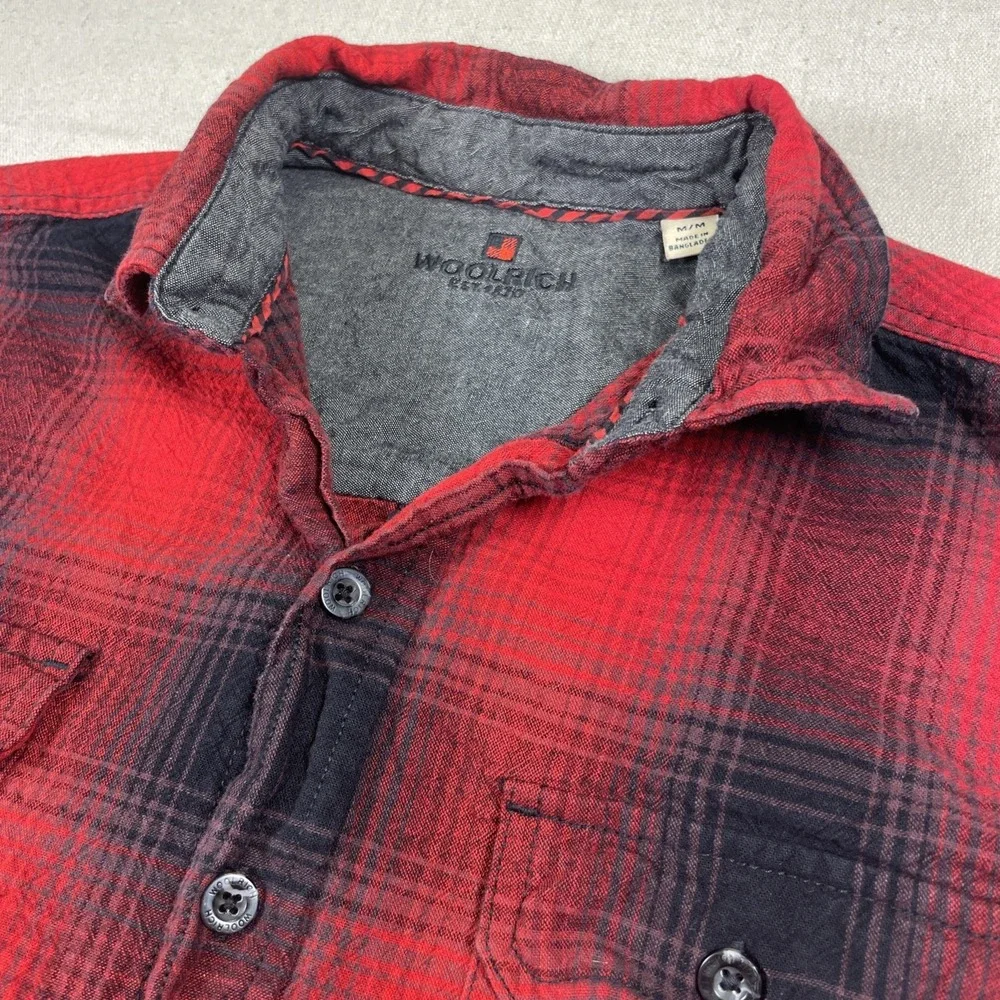 Woolrich Plaid 100% Cotton Men's Medium Shirt Red Black Button Down‎